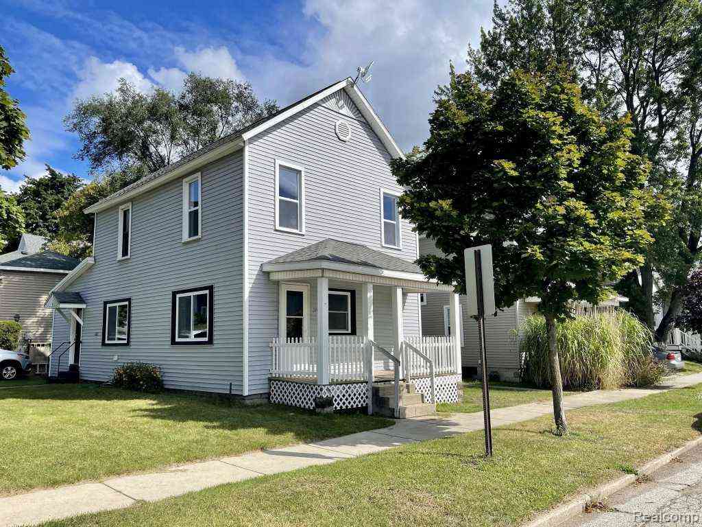 Homes For Sale - 310 W Court Street <br/> Ludington, MI 49431