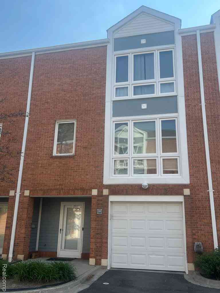 Condo For Rent - 230 Main Sail Court  #32<br/> Wayne County, Detroit, MI 48207
