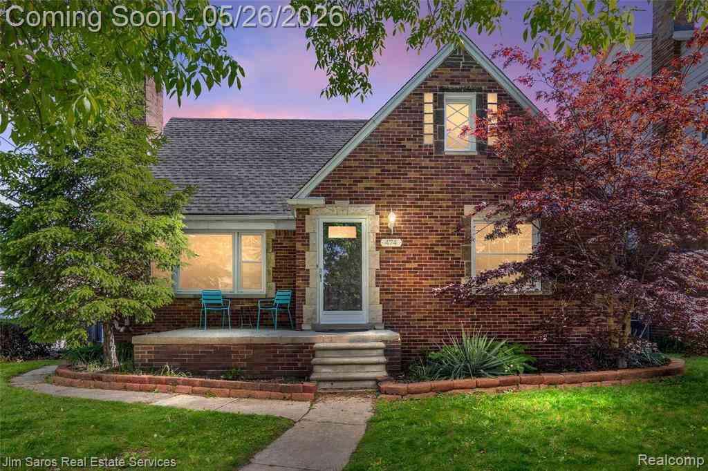 Homes For Sale - 474 Madison Street <br/> Grosse Pointe, MI 48236