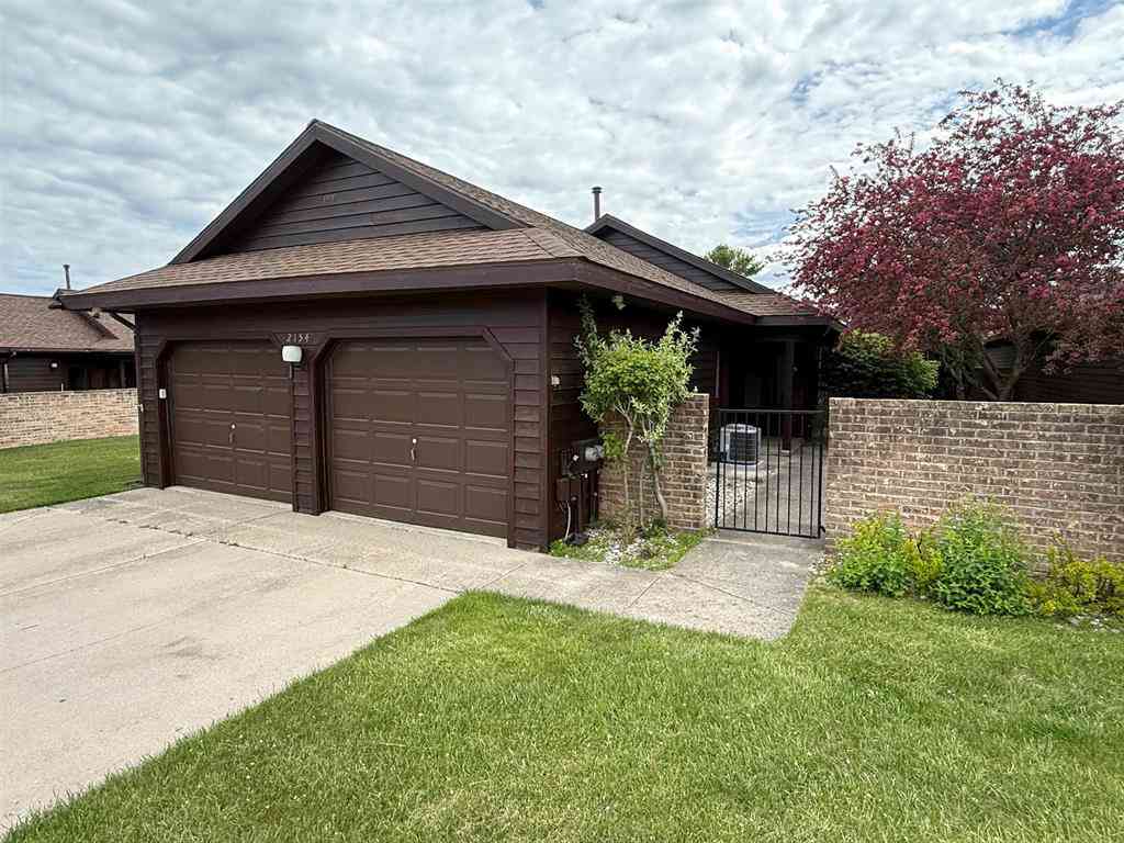 Condo For Sale - 2154 Hammond Place W  <br/> Traverse City, MI 49686
