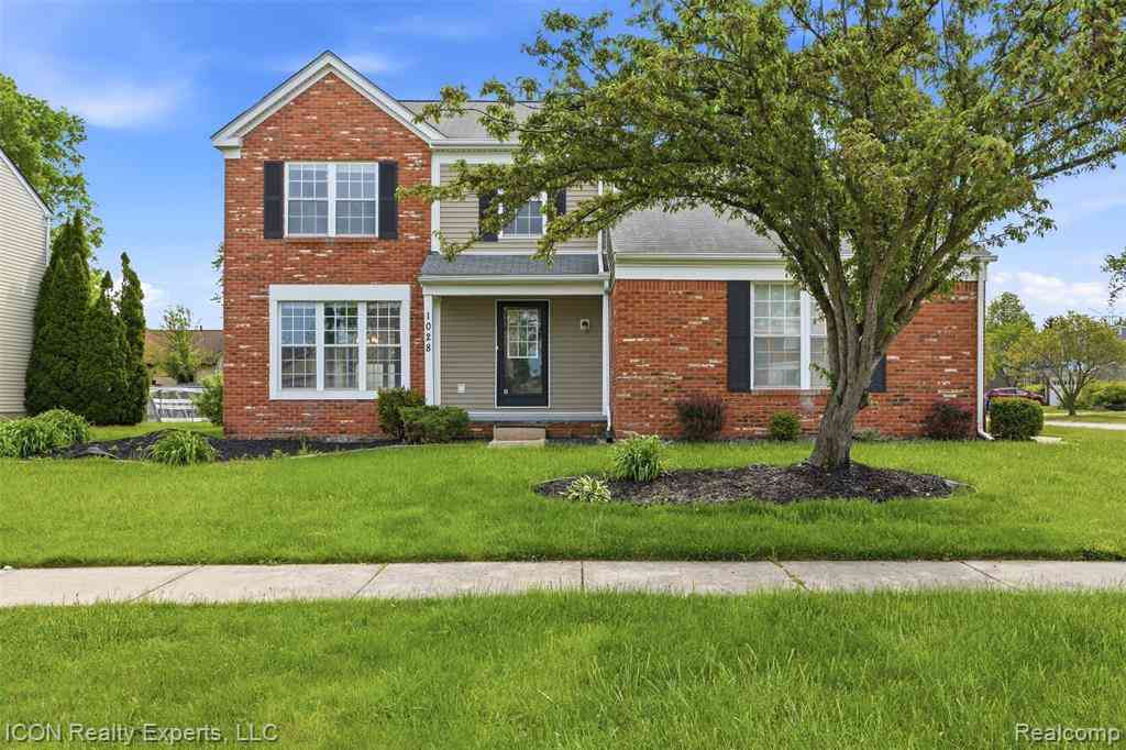 Homes For Sale - 1028 Knightsbridge Road <br/> Canton, MI 48187