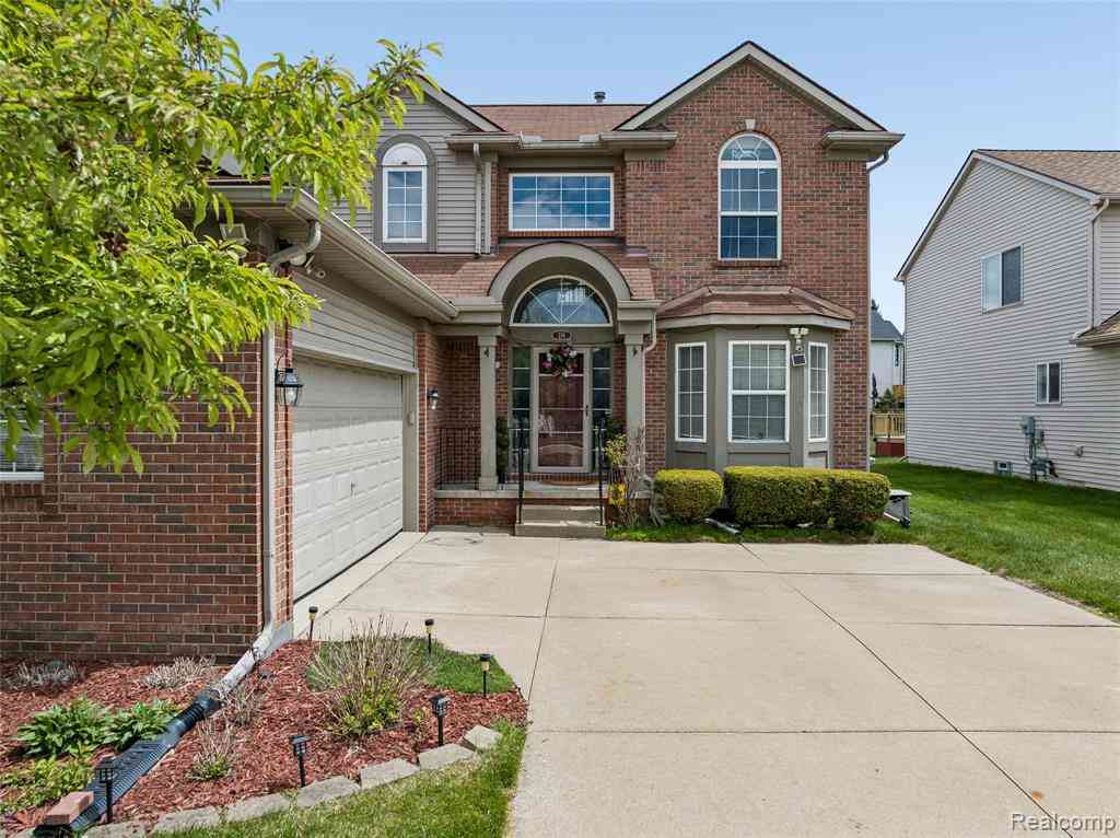 Homes For Sale - 216 Tucker Street <br/> Pontiac, MI 48341
