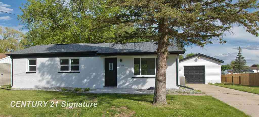 Homes For Sale - 1245 E Outer Drive <br/> Saginaw, MI 48601