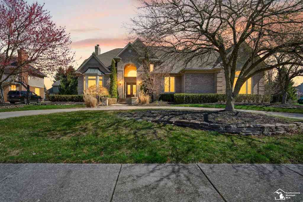 Homes For Sale - 4592 Forestview Drive <br/> West Bloomfield, MI 48322