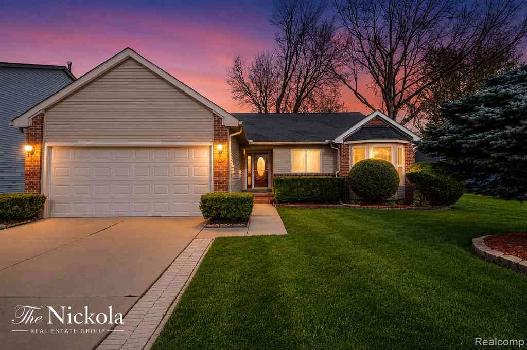 Homes For Rent - 3132 Louis Drive <br/> Troy, MI 48083