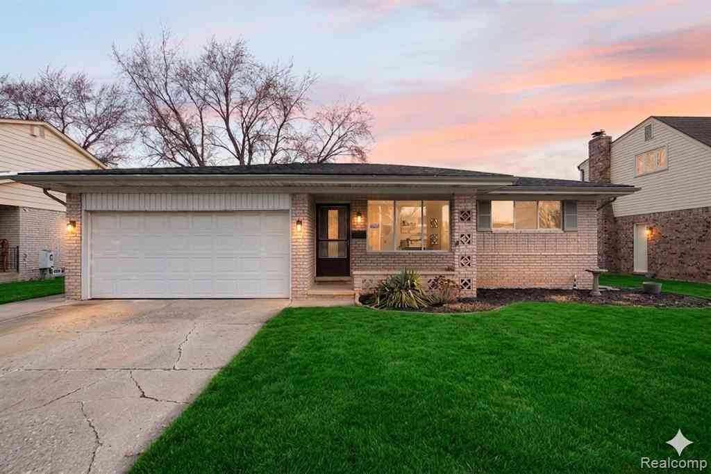 Homes For Sale - 2995 Groves Drive <br/> Sterling Heights, MI 48310