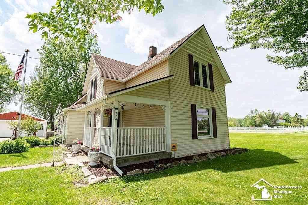 Homes For Sale - 1584 E Newburg Road <br/> Monroe County, Carleton, MI 48117