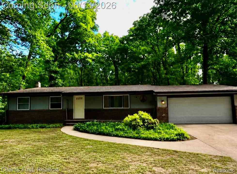 Homes For Sale - 5844 Crandall Road <br/> Howell, MI 48855