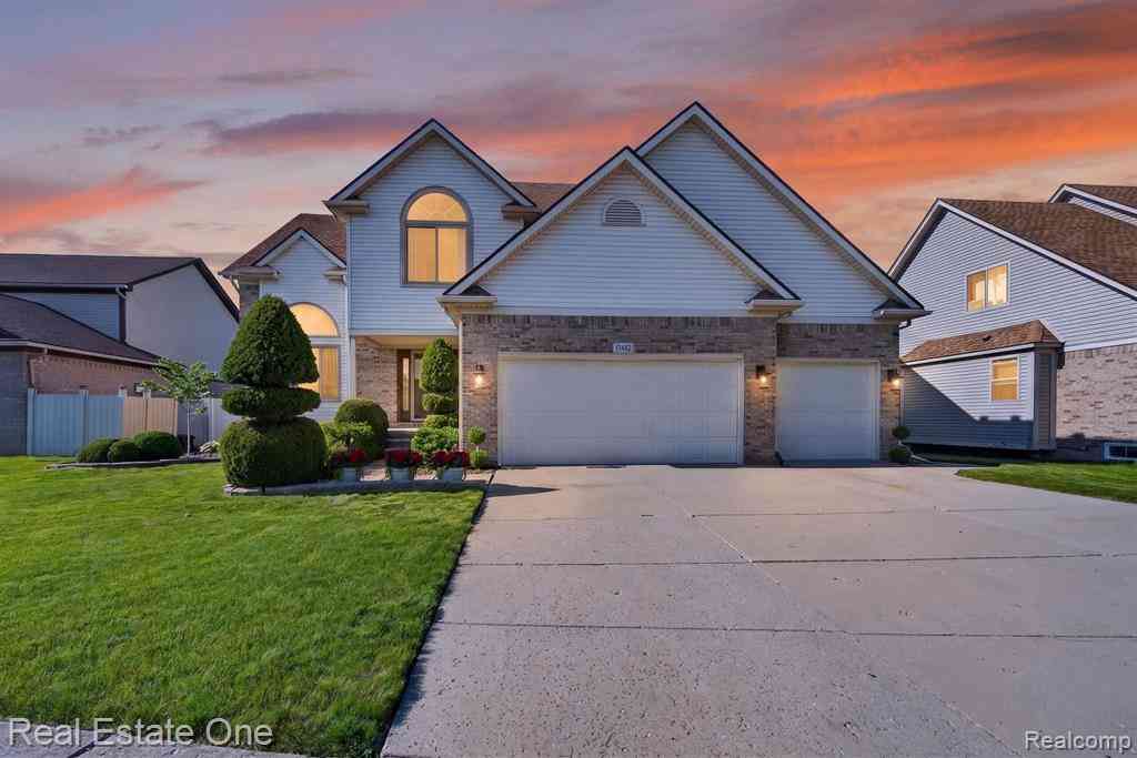 Homes For Sale - 17482 Snapdragon Drive <br/> Wayne County, Rockwood, MI 48173