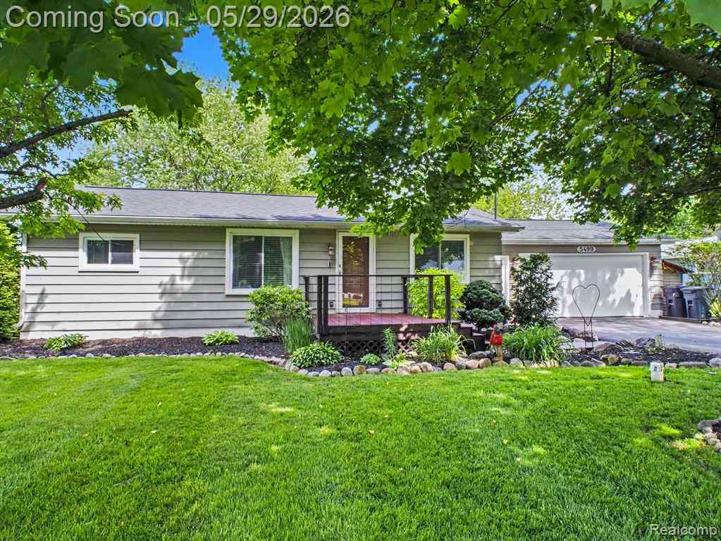 Homes For Sale - 5499 Robin Drive <br/> Grand Blanc, MI 48439