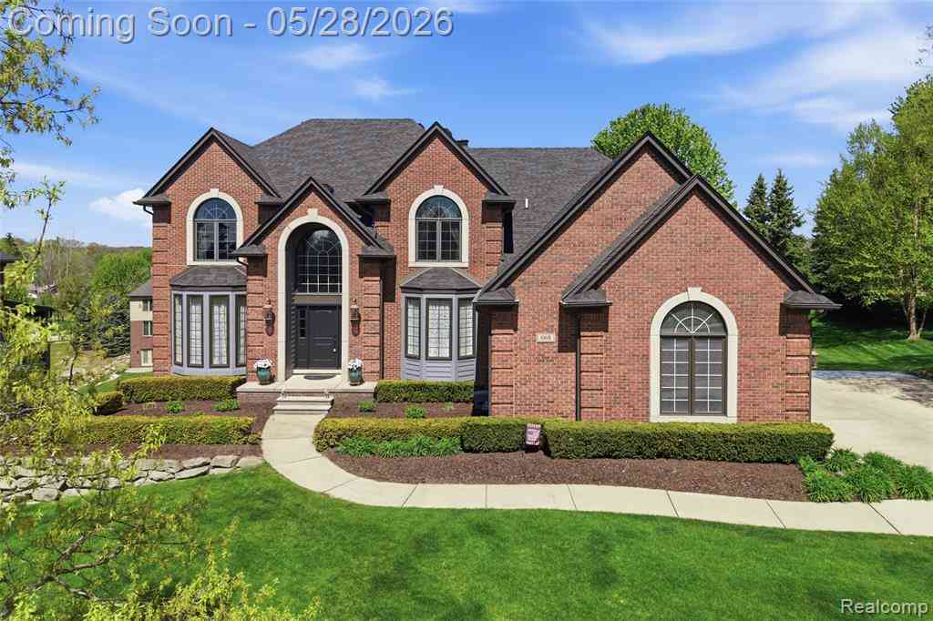 Homes For Sale - 668 Springview Drive <br/> Rochester, MI 48307