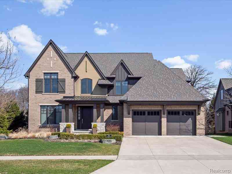 Homes For Sale - 3824 Poppleton Court <br/> Troy, MI 48084