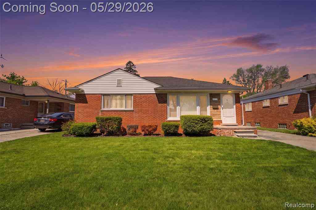 Homes For Sale - 24237 Roxana Avenue <br/> Eastpointe, MI 48021