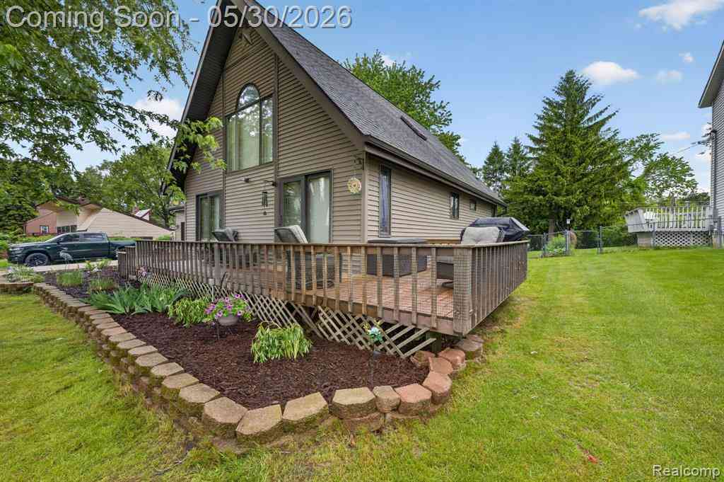 Homes For Sale - 1280 Petts Road <br/> Fenton, MI 48430