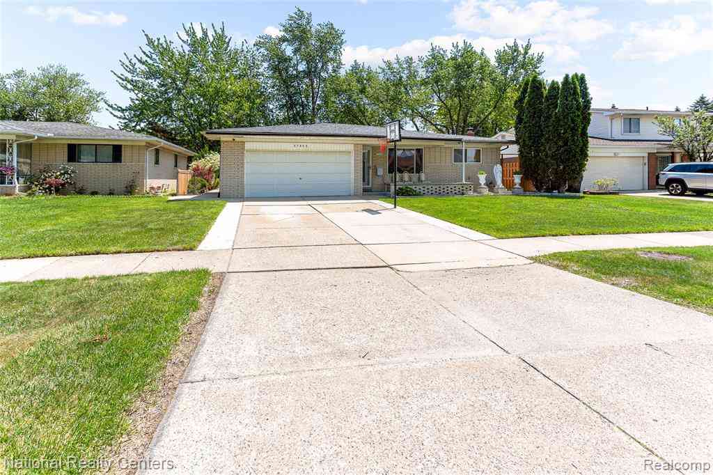 Homes For Sale - 37050 Calka Drive <br/> Sterling Heights, MI 48310
