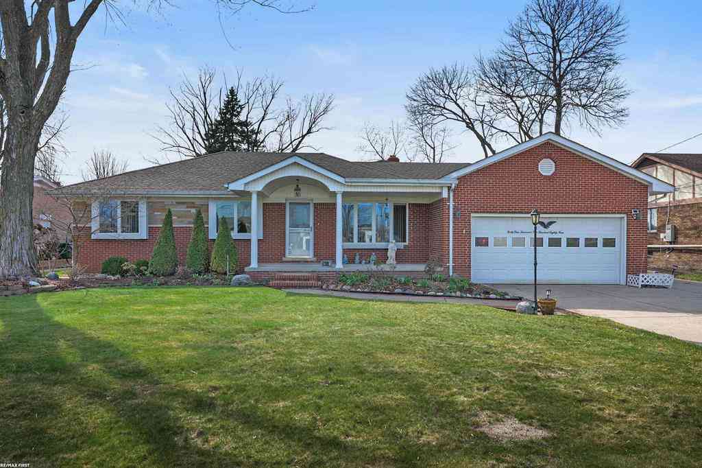 Homes For Sale - 41589 Windmill Street <br/> Harrison Township, MI 48045