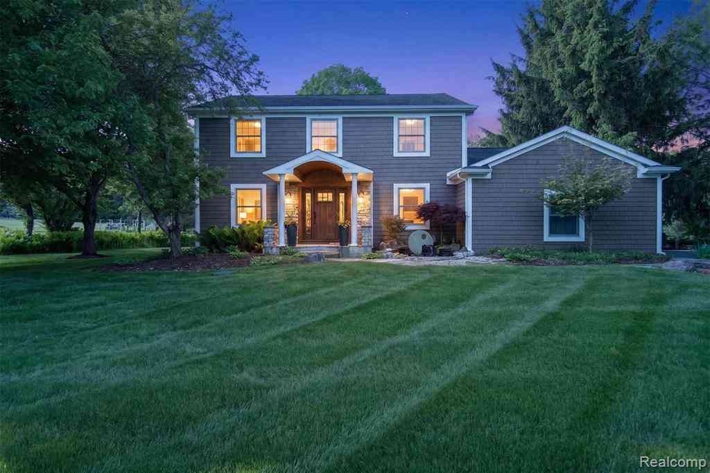 Homes For Sale - 3861 Bradford Square Drive <br/> Ann Arbor, MI 48103