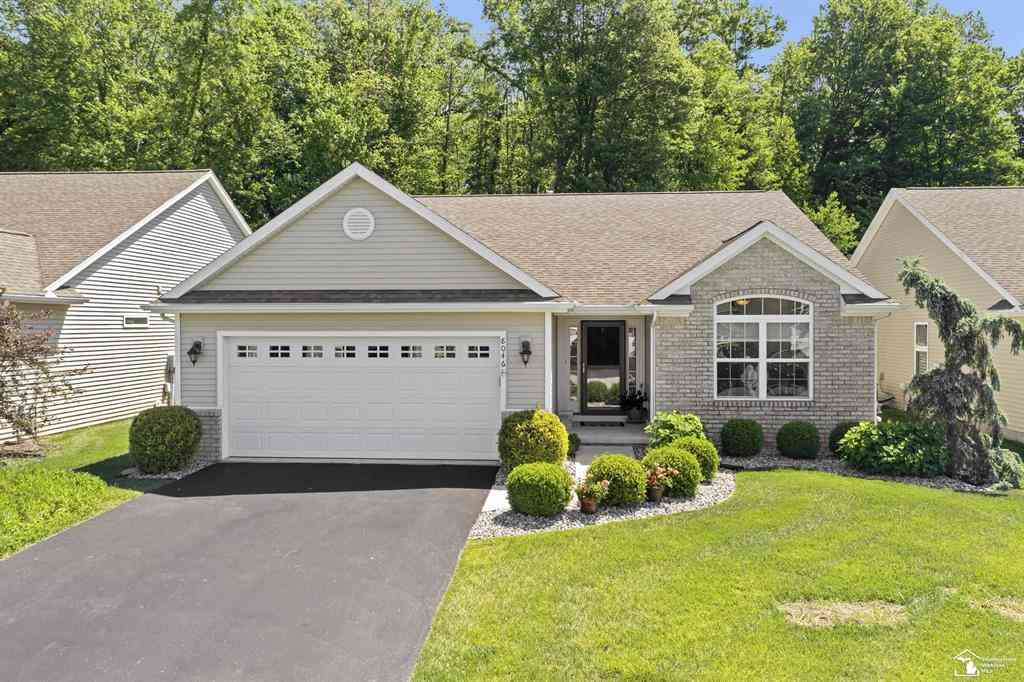 Condo For Sale - 8046 Timber Wood Lane <br/> Monroe County, Temperance, MI 48182