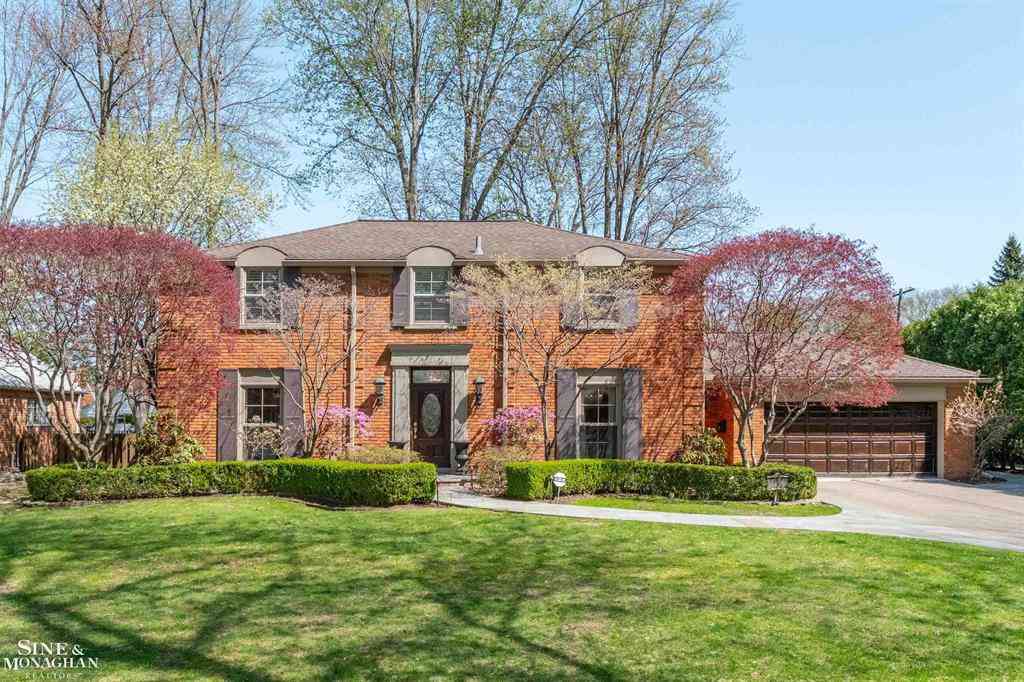 Homes For Sale - 578 Heather Lane <br/> Wayne County, Grosse Pointe Woods, MI 48236