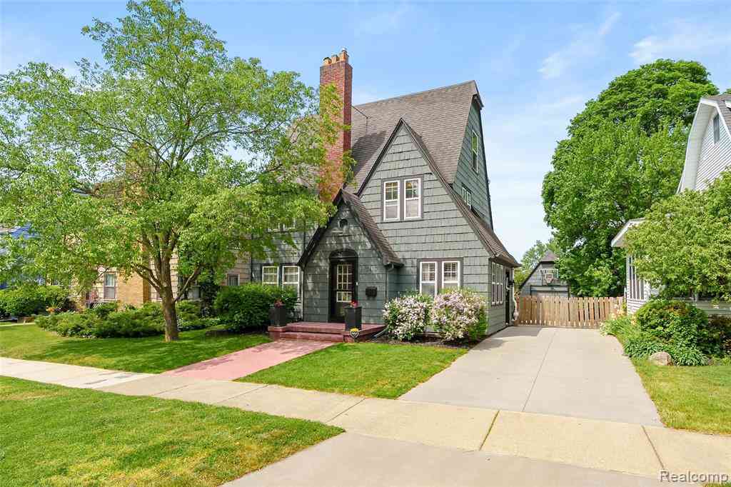Homes For Sale - 2430 Outlook Street <br/> Kalamazoo, MI 49001