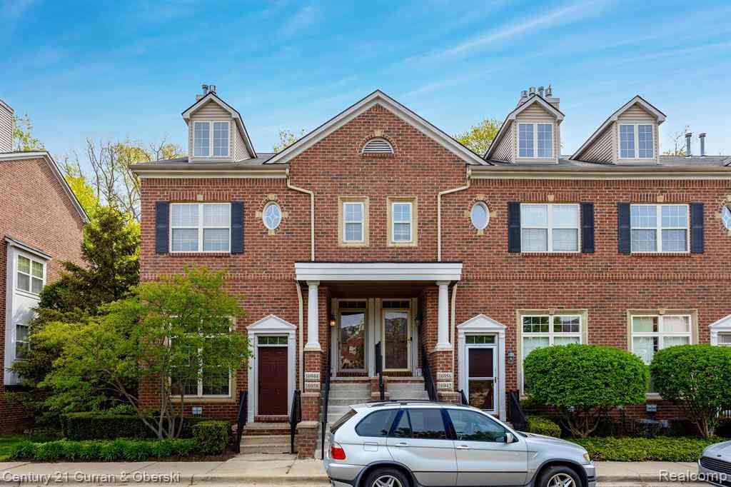 Condo For Rent - 16944 Farmington Road  #22<br/> Livonia, MI 48154