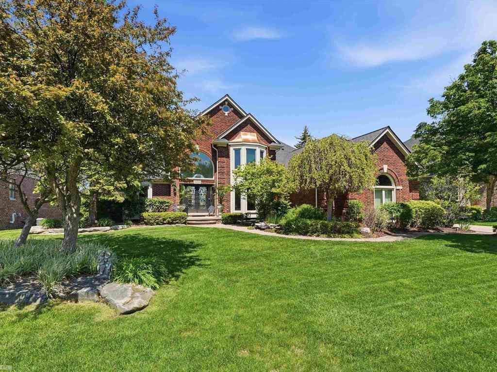 Homes For Sale - 14425 Knightsbridge Drive <br/> Shelby Twp, MI 48315