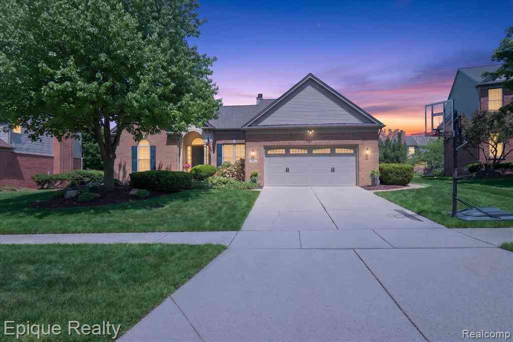 Homes For Sale - 760 Caribou Court <br/> Rochester, MI 48307