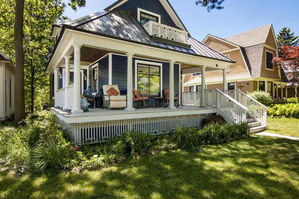 Homes For Sale - 525 Fifth Street <br/> Traverse City, MI 49684