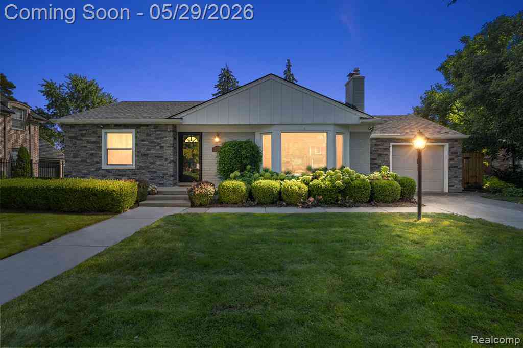 Homes For Rent - 2546 Dorchester Road <br/> Birmingham, MI 48009