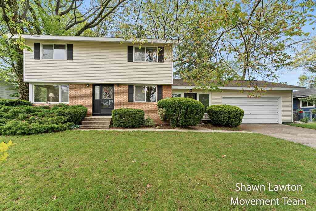 Homes For Sale - 1833 Bonneville Drive <br/> Muskegon County, Norton Shores, MI 49441