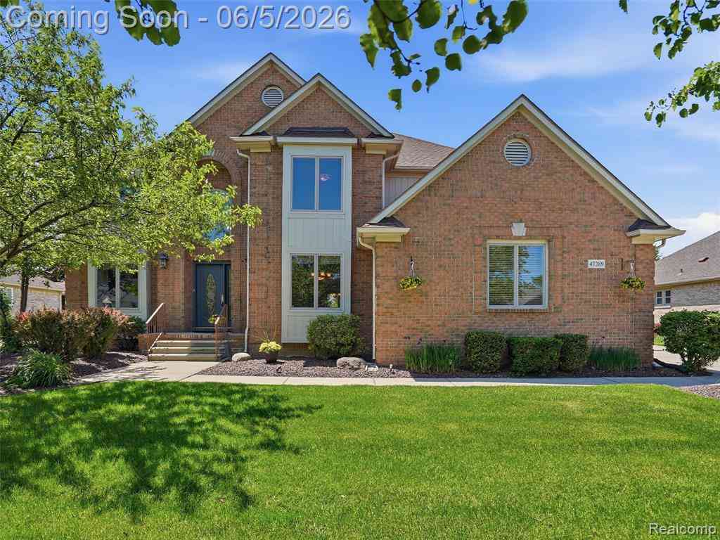 Homes For Sale - 47289 Robins Nest Drive <br/> Utica, MI 48315
