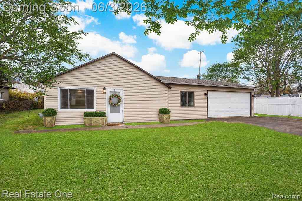Homes For Sale - 2762 Emmons Avenue <br/> Rochester, MI 48307