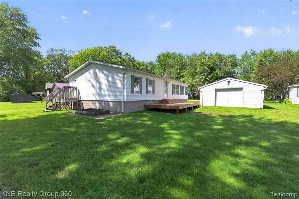 Homes For Sale - 672 Red Oaks Drive <br/> Howell, MI 48843