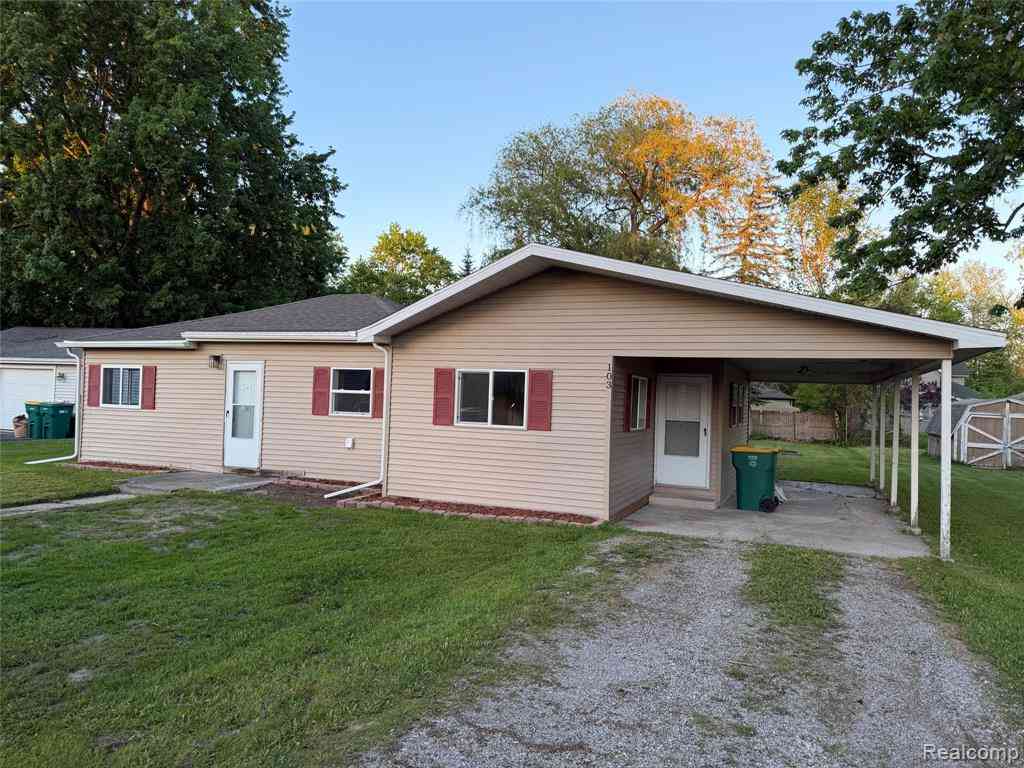 Homes For Sale - 103 Andre Street <br/> Bay City, MI 48706