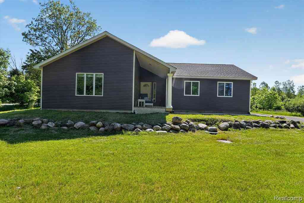 Homes For Sale - 4966 Mack Road <br/> Howell, MI 48855