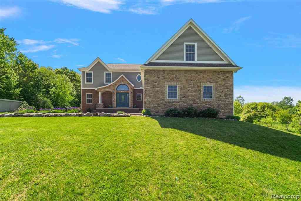 Homes For Sale - 5035 Hidden Ridge Drive <br/> Lapeer County, Metamora, MI 48455