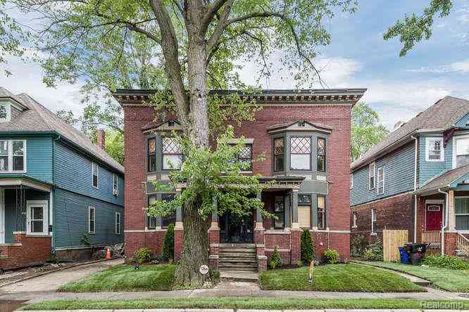 Condo For Rent - 7918 E Lafayette Street  #4<br/> Wayne County, Detroit, MI 48214