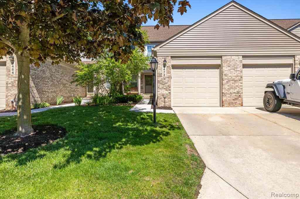Condo For Sale - 4472 Hunters Circle E E<br/> Canton, MI 48188