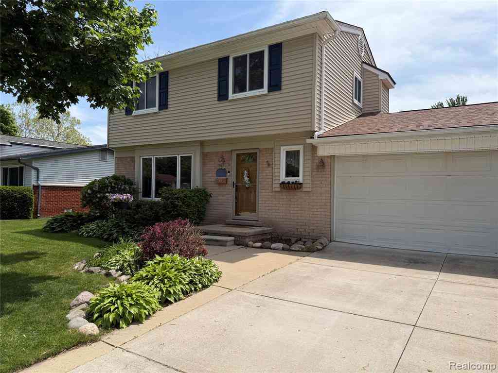 Homes For Sale - 919 Elmsford Drive <br/> Oakland County, Clawson, MI 48017