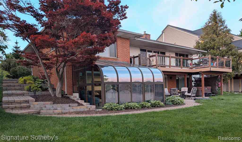 Homes For Sale - 2497 W Walton Boulevard <br/> Oakland County, Waterford, MI 48329