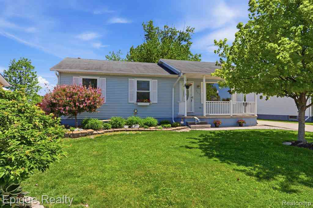 Homes For Sale - 753 Applegate Drive <br/> Marysville, MI 48040