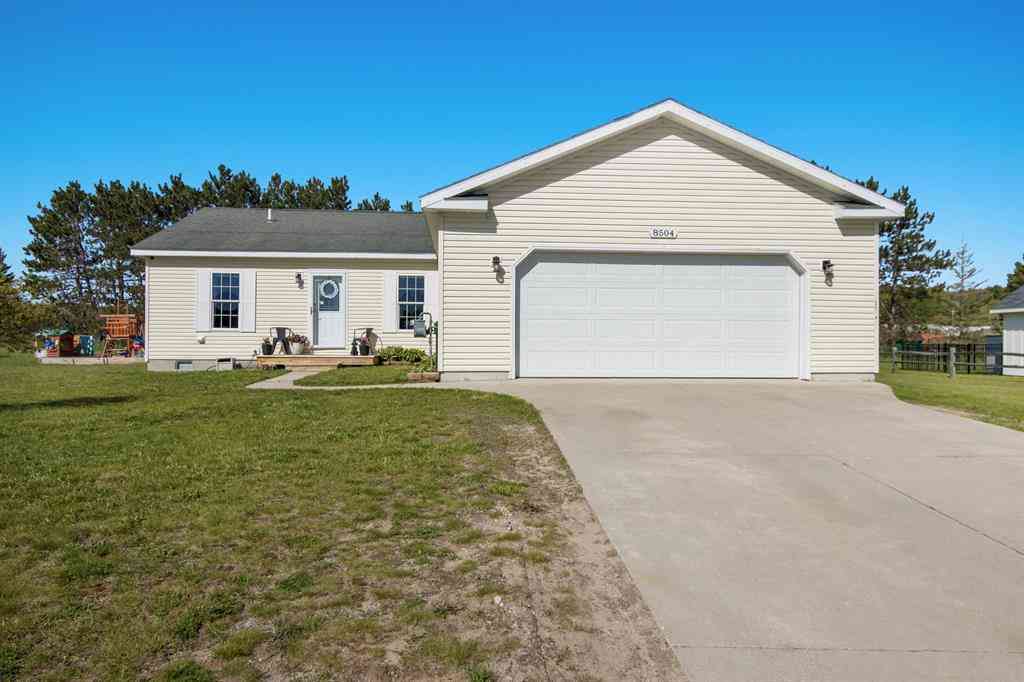 Homes For Sale - 8504 S Elizabeth Drive <br/> Maple City, MI 49664