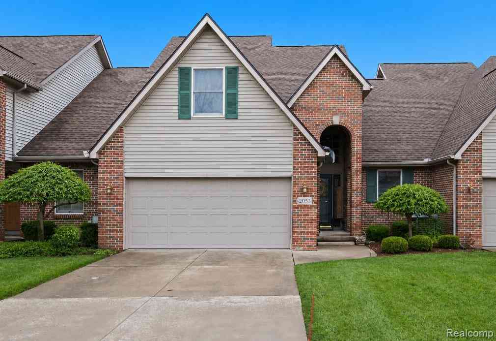 Condo For Sale - 2053 Golfcrest Drive <br/> Davison, MI 48423