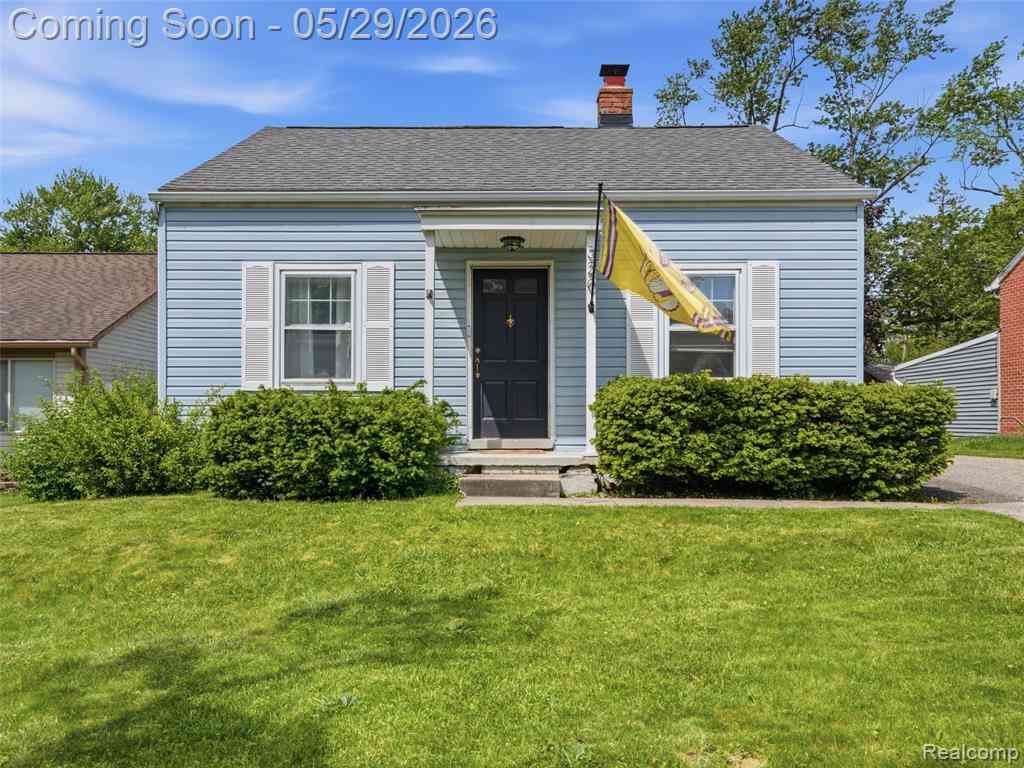 Homes For Sale - 320 S Avery Road <br/> Oakland County, Waterford, MI 48328