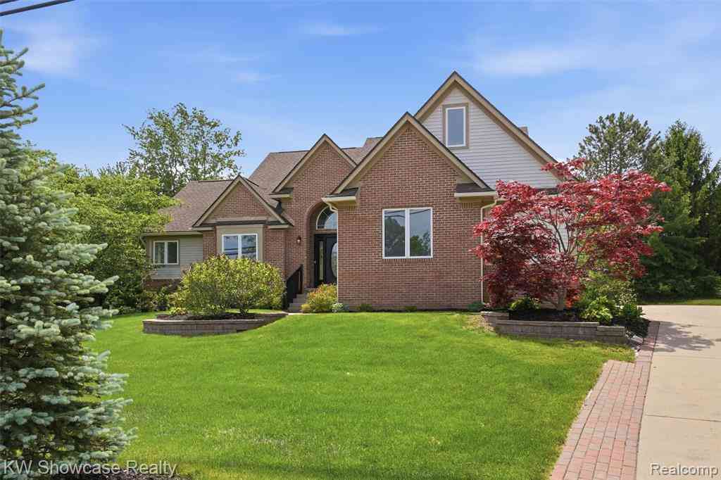 Homes For Sale - 3345 E Commerce Road <br/> Commerce Twp, MI 48382
