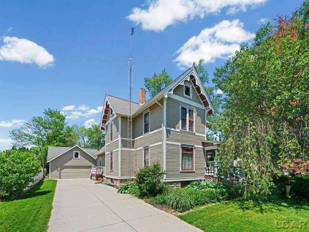 Homes For Sale - 226 Giles Avenue <br/> Lenawee County, Blissfield, MI 49228
