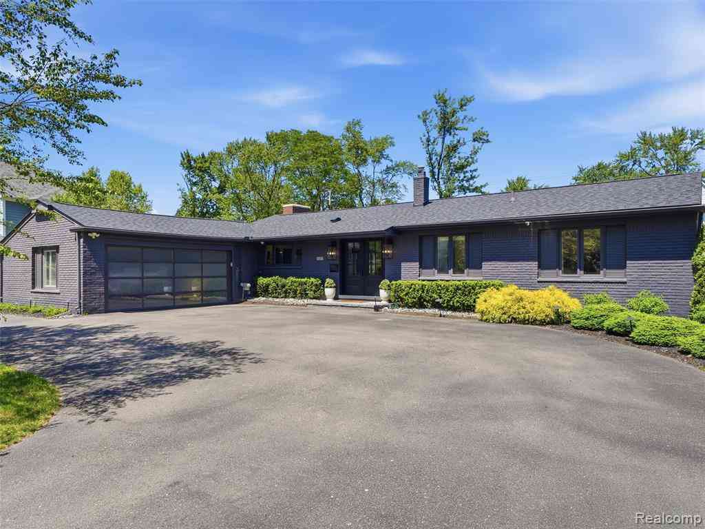 Homes For Sale - 2950 Middlebury Lane <br/> Bloomfield Hills, MI 48301