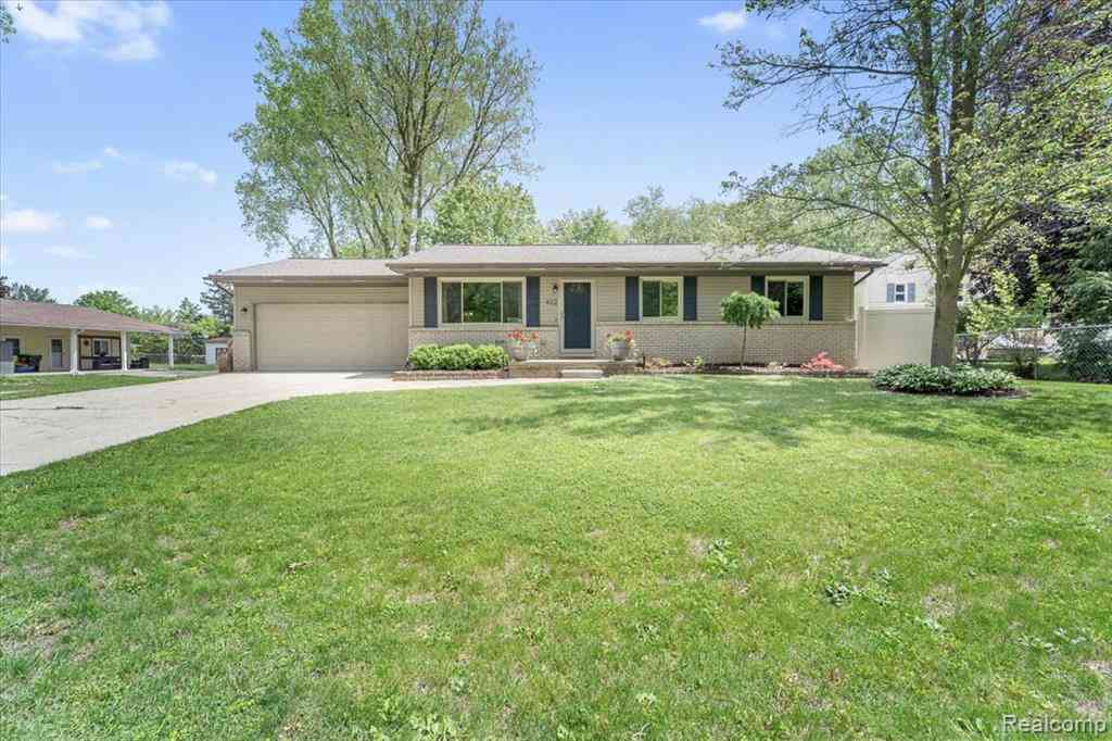 Homes For Sale - 422 Robert Court <br/> Auburn Hills, MI 48326