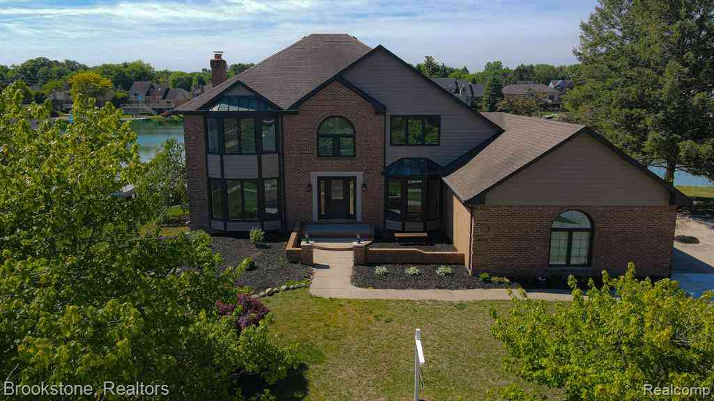 Homes For Sale - 8828 Grace Street <br/> Shelby Twp, MI 48317