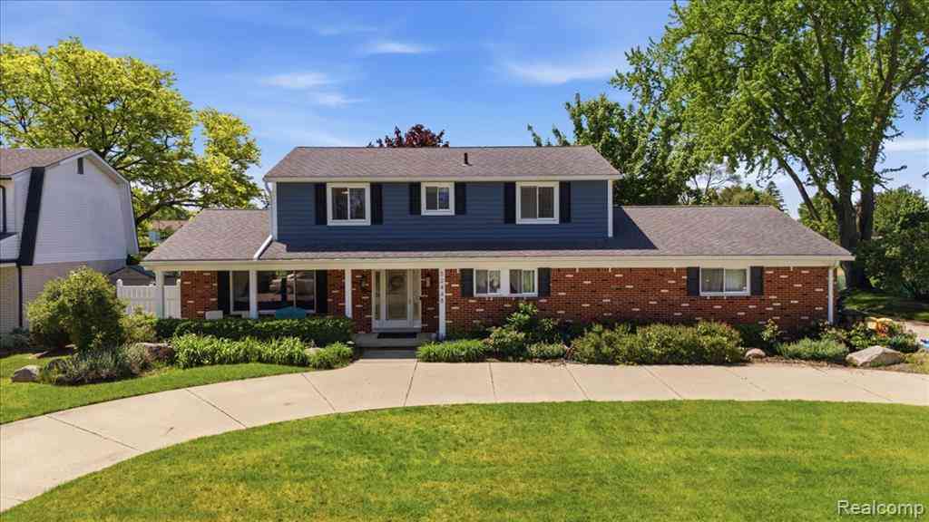Homes For Sale - 52448 Belle Arbor  <br/> Utica, MI 48316